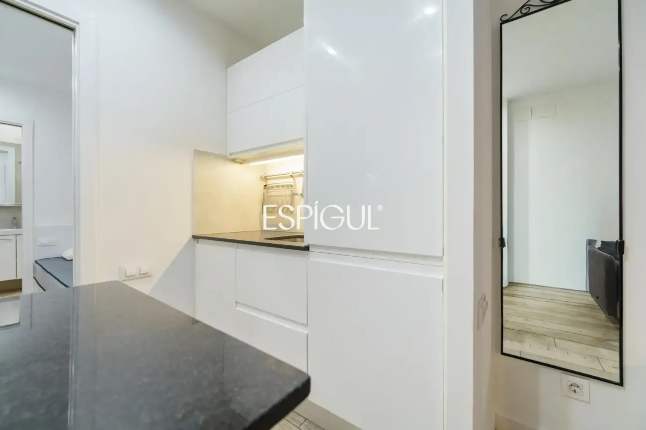 Estudio reformado y muy funcional en Sants-Olzinelles