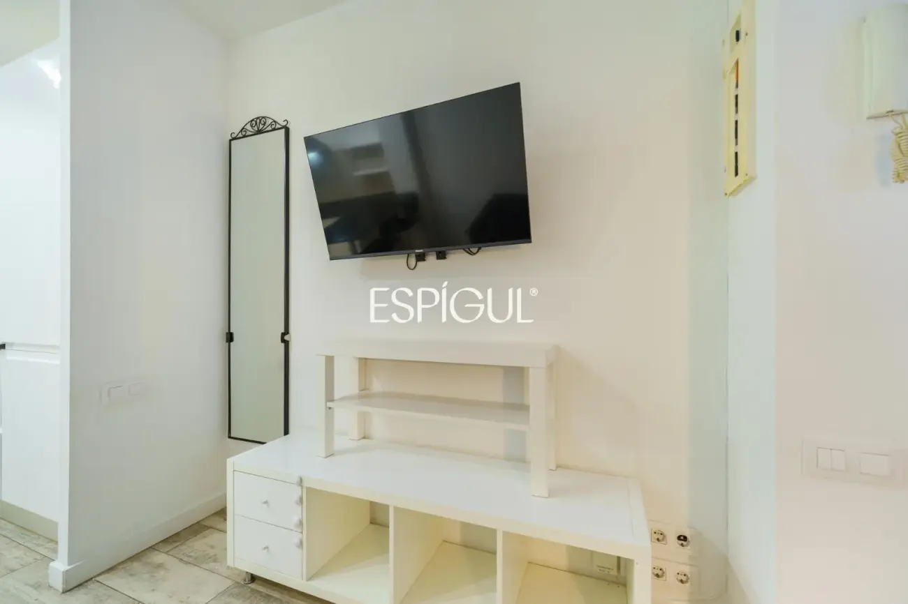 Estudio reformado y muy funcional en Sants-Olzinelles