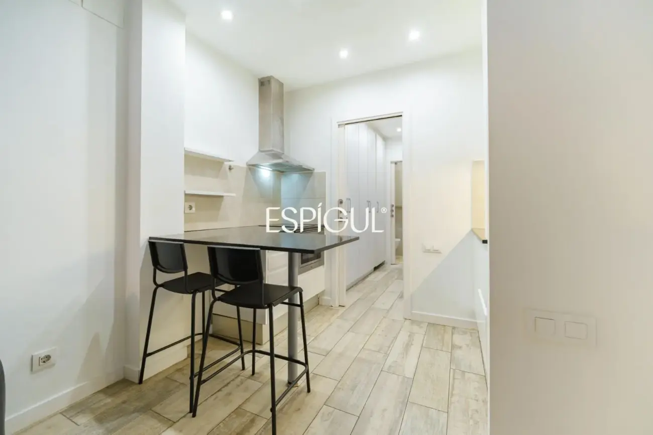 Estudio reformado y muy funcional en Sants-Olzinelles