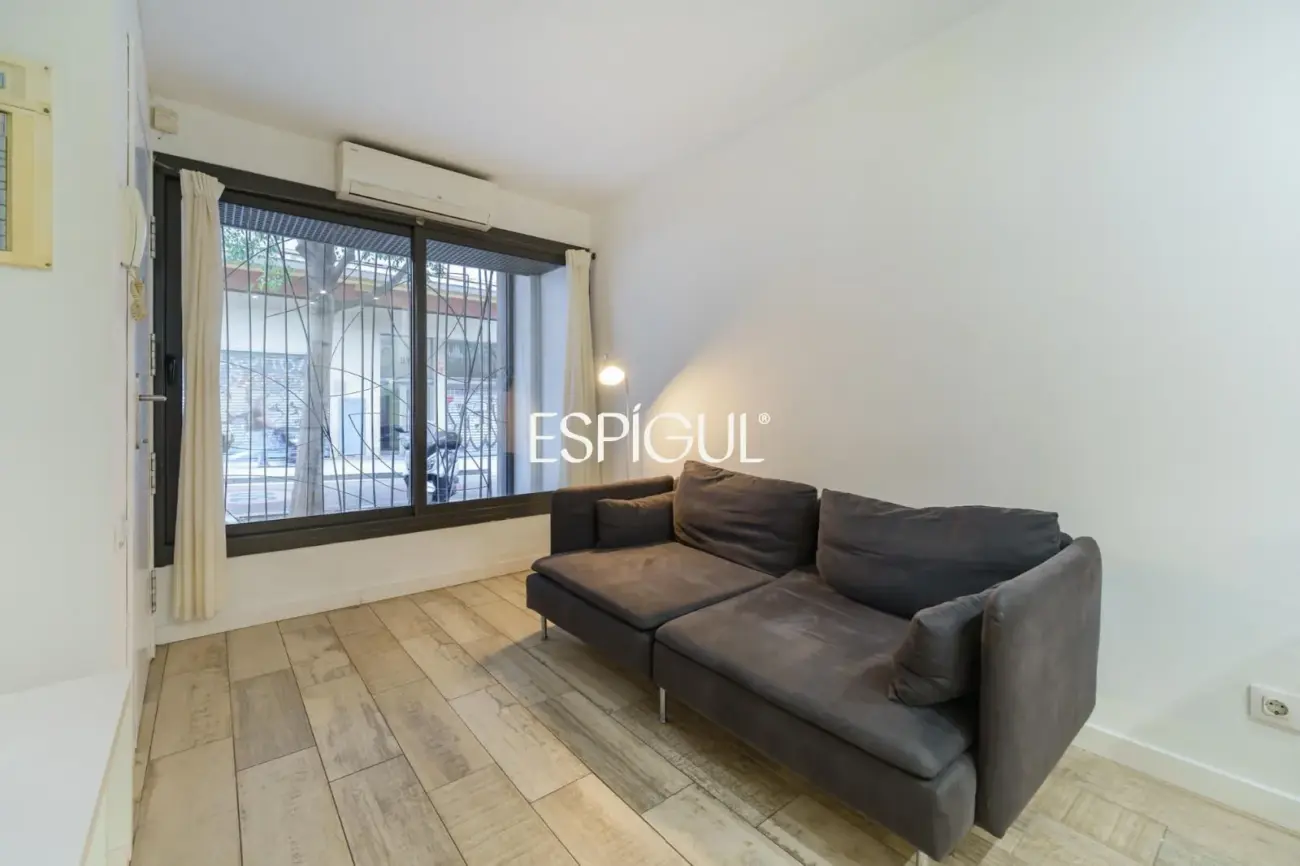 Estudio reformado y muy funcional en Sants-Olzinelles