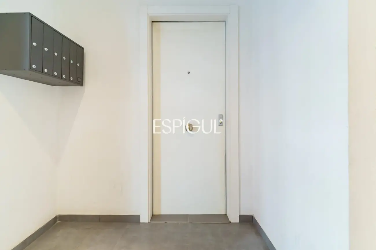 Estudio reformado y muy funcional en Sants-Olzinelles