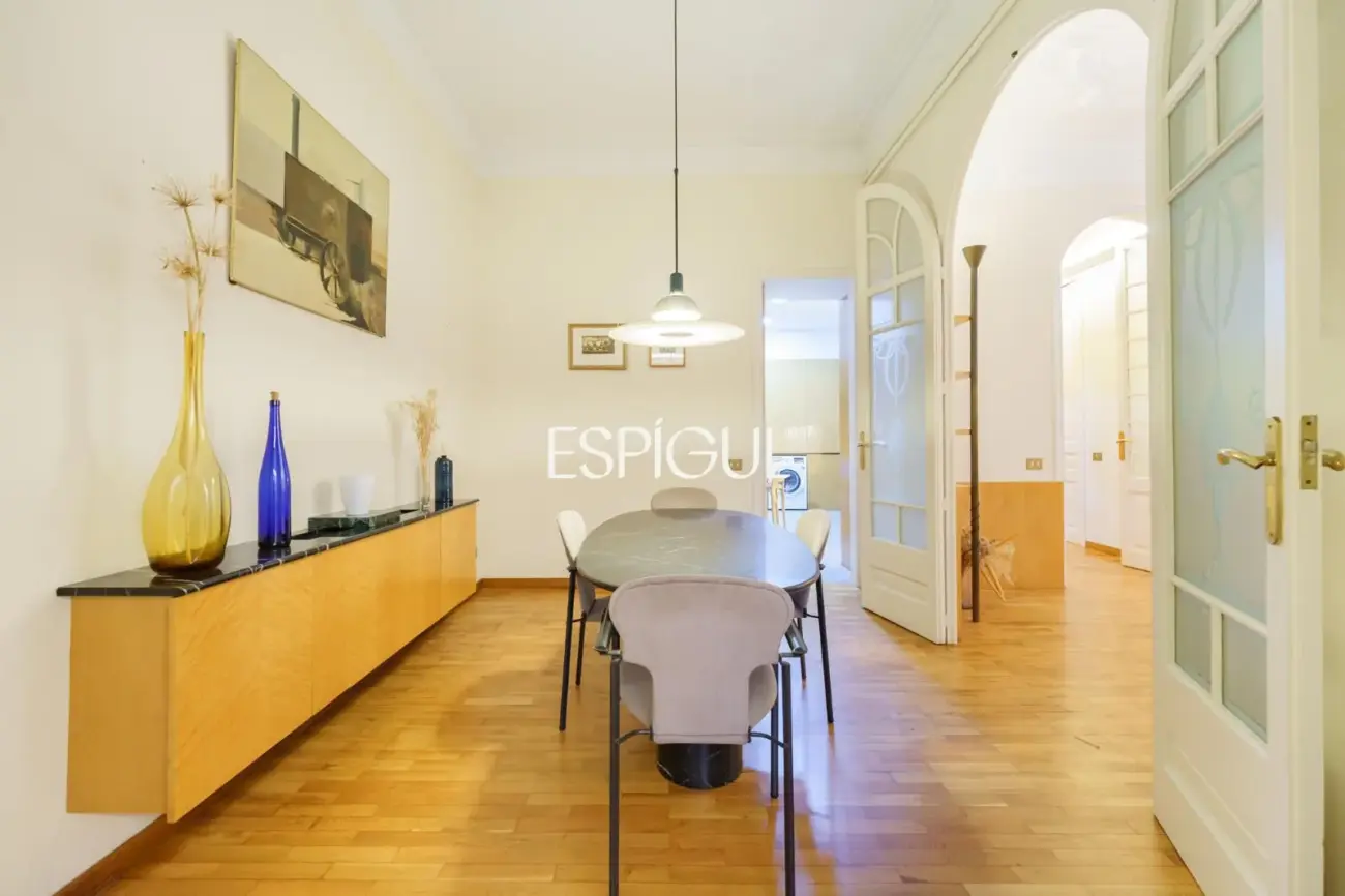 Эксклюзивная недвижимость с впечатляющей террасой 140 м² в L’Antiga Esquerra de L’Eixample