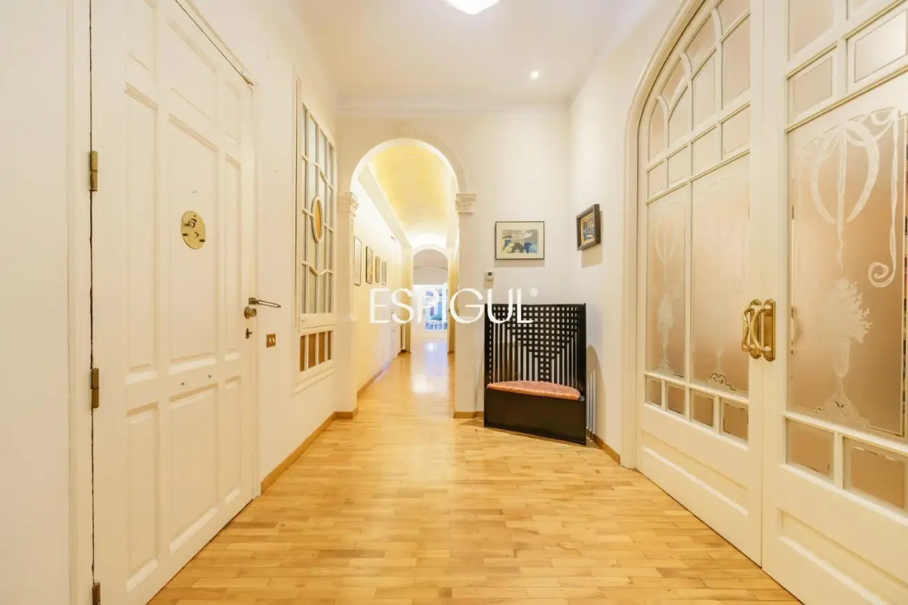 Эксклюзивная недвижимость с впечатляющей террасой 140 м² в L’Antiga Esquerra de L’Eixample