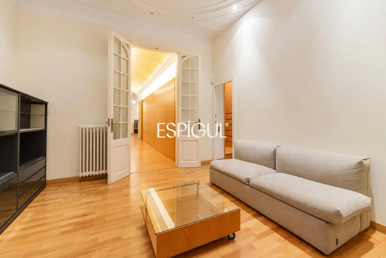 Эксклюзивная недвижимость с впечатляющей террасой 140 м² в L’Antiga Esquerra de L’Eixample