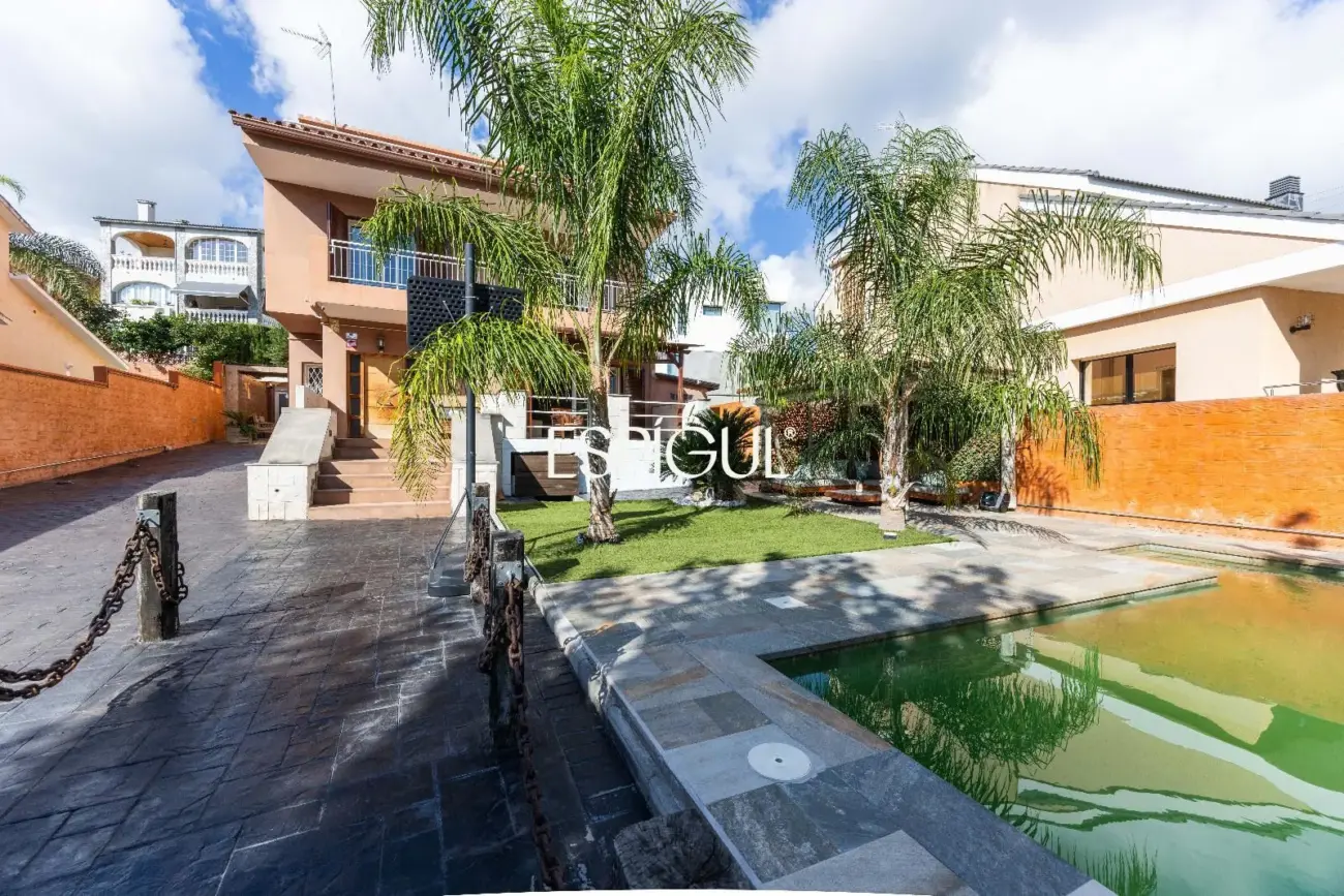 Magnífica casa unifamiliar en Tiana con piscina privada