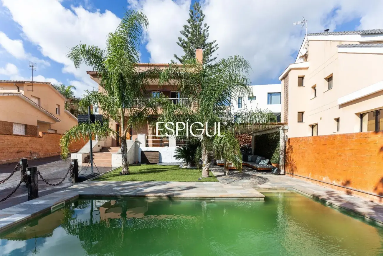 Magnífica casa unifamiliar en Tiana con piscina privada
