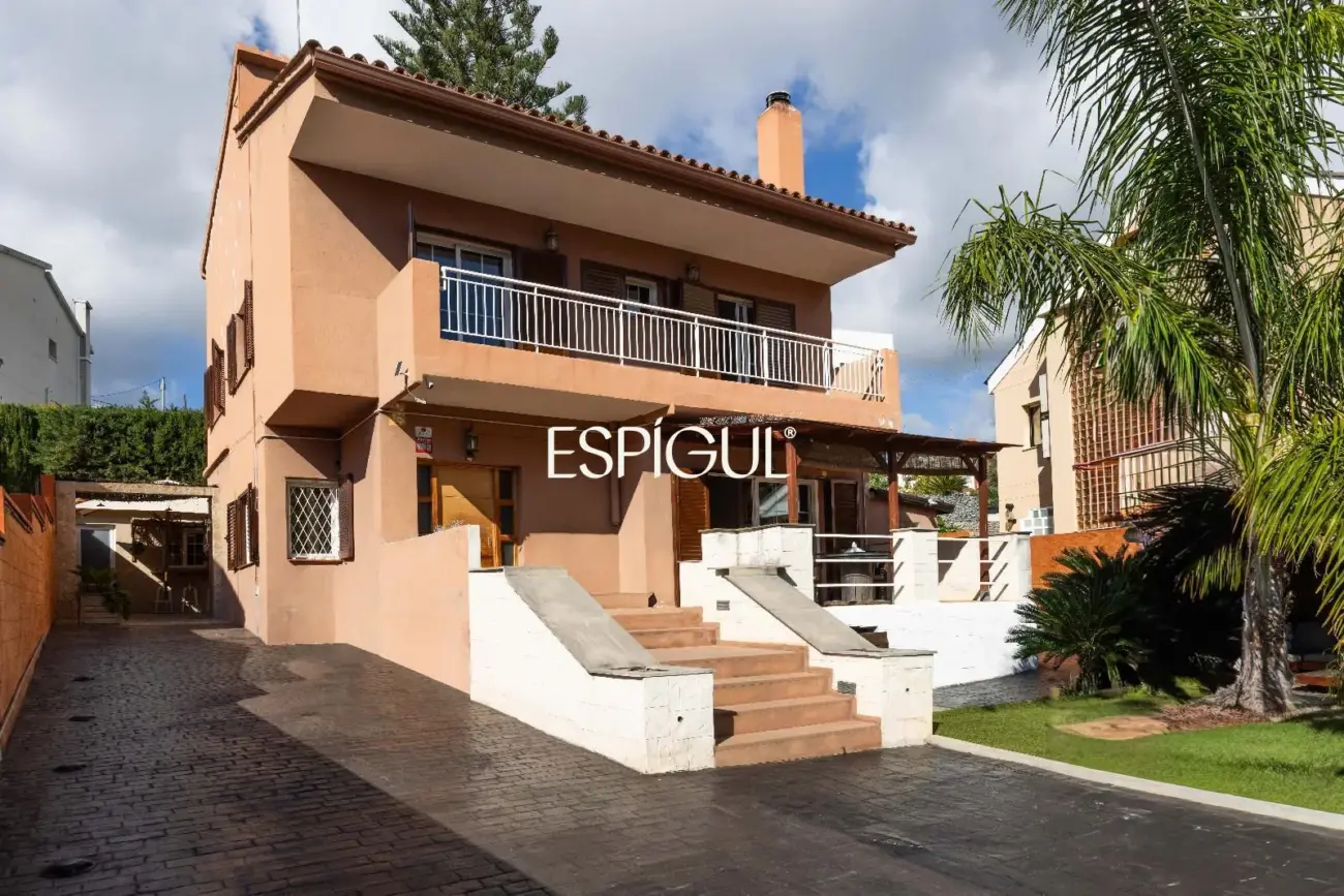 Magnífica casa unifamiliar en Tiana con piscina privada