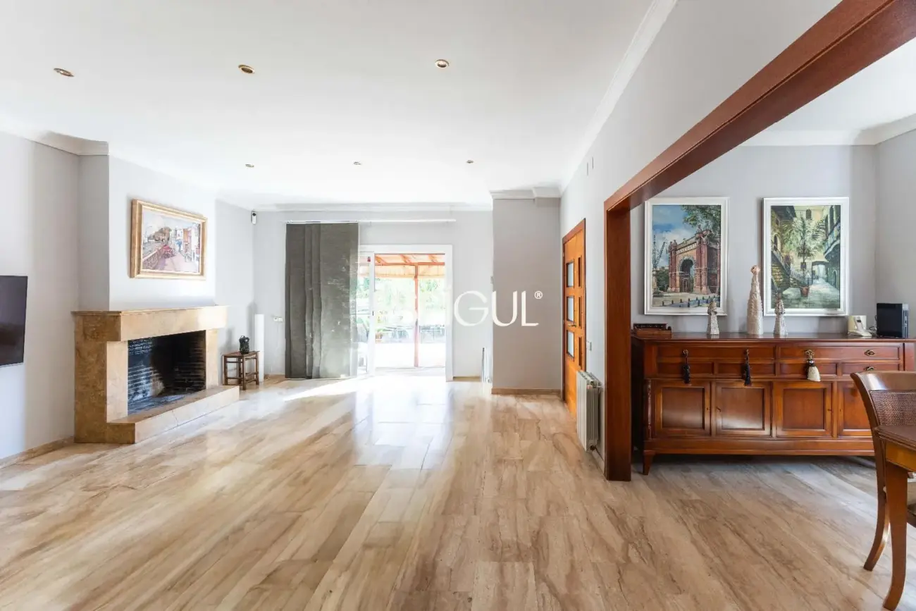 Magnífica casa unifamiliar en Tiana con piscina privada