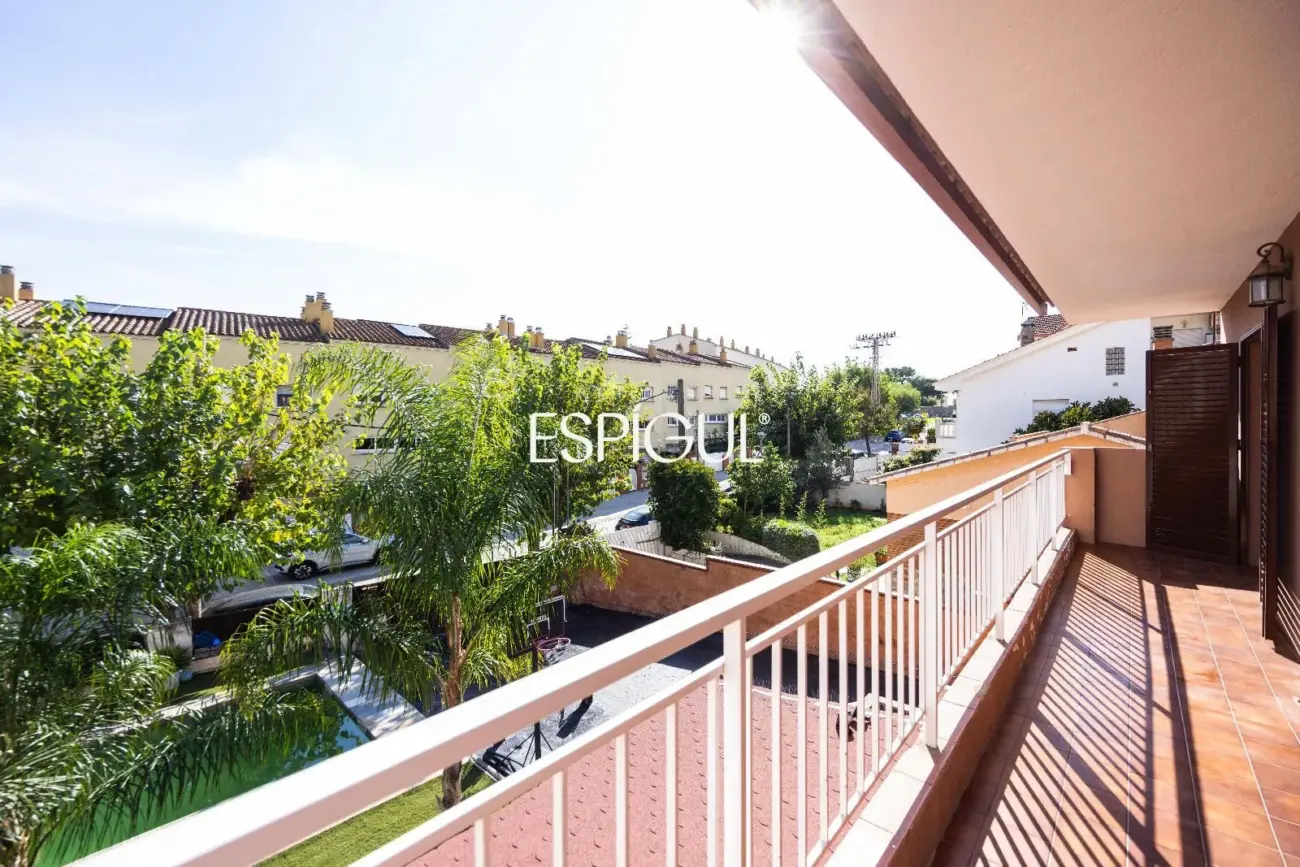 Magnífica casa unifamiliar en Tiana con piscina privada