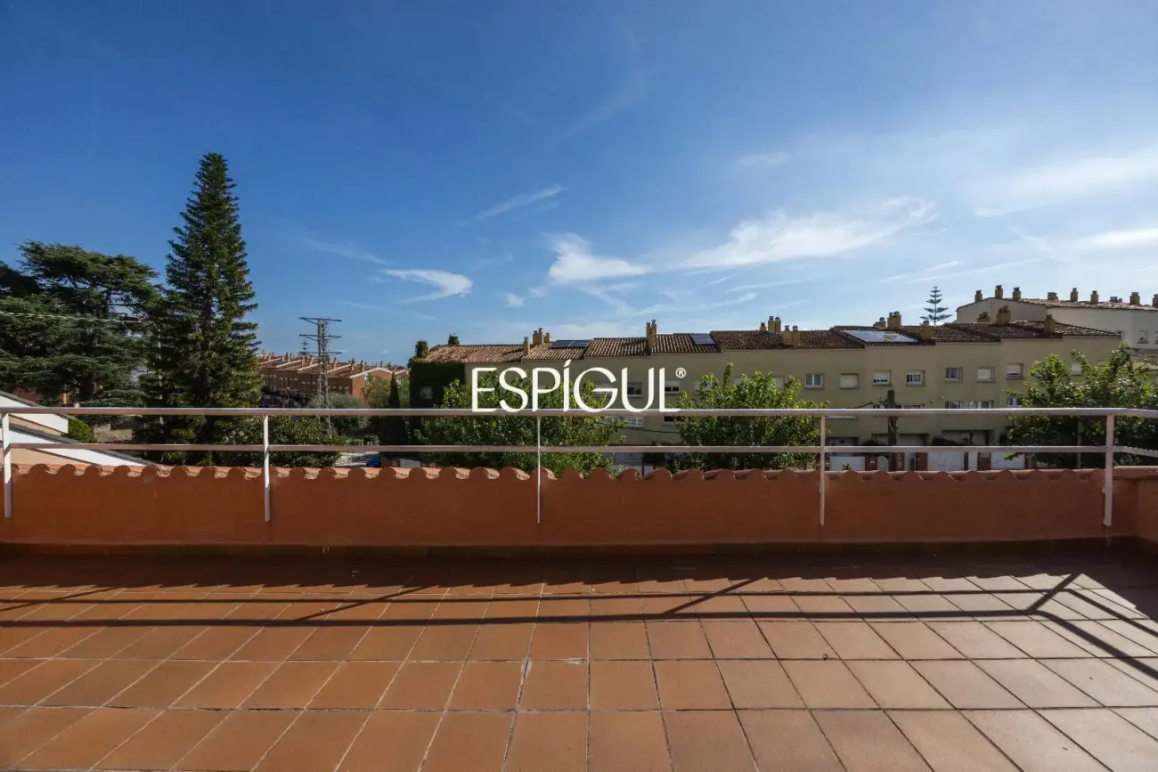 Magnífica casa unifamiliar en Tiana con piscina privada
