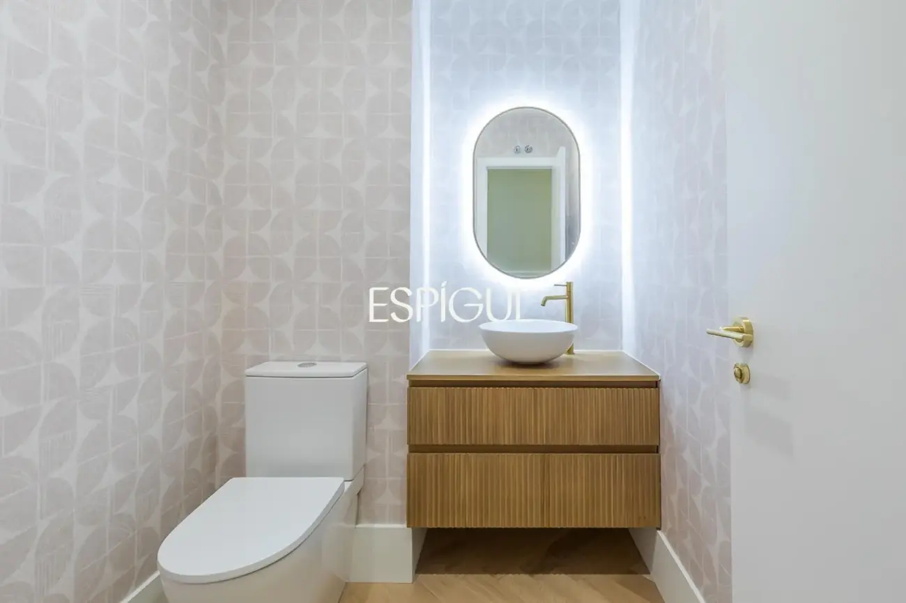 Piso en venta amueblado con portería en Maldonado, Castellana