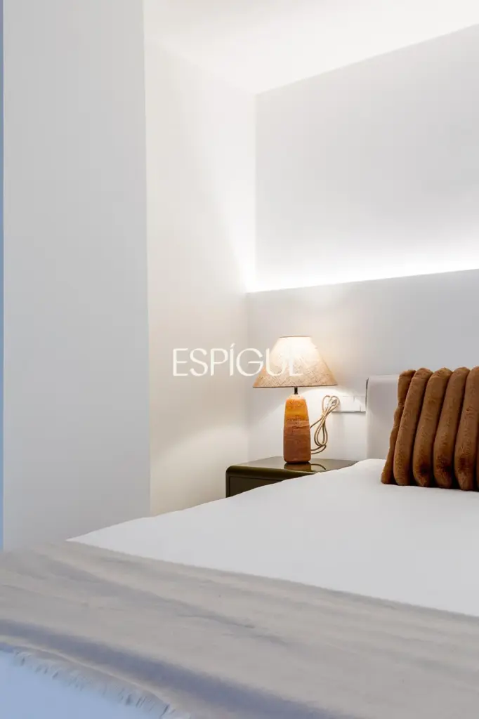 Piso en venta amueblado con portería en Maldonado, Castellana