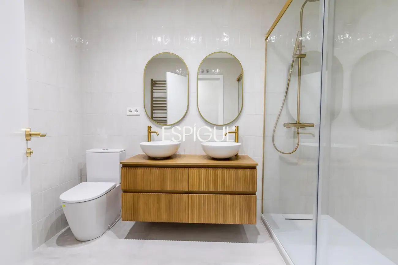 Piso en venta amueblado con portería en Maldonado, Castellana