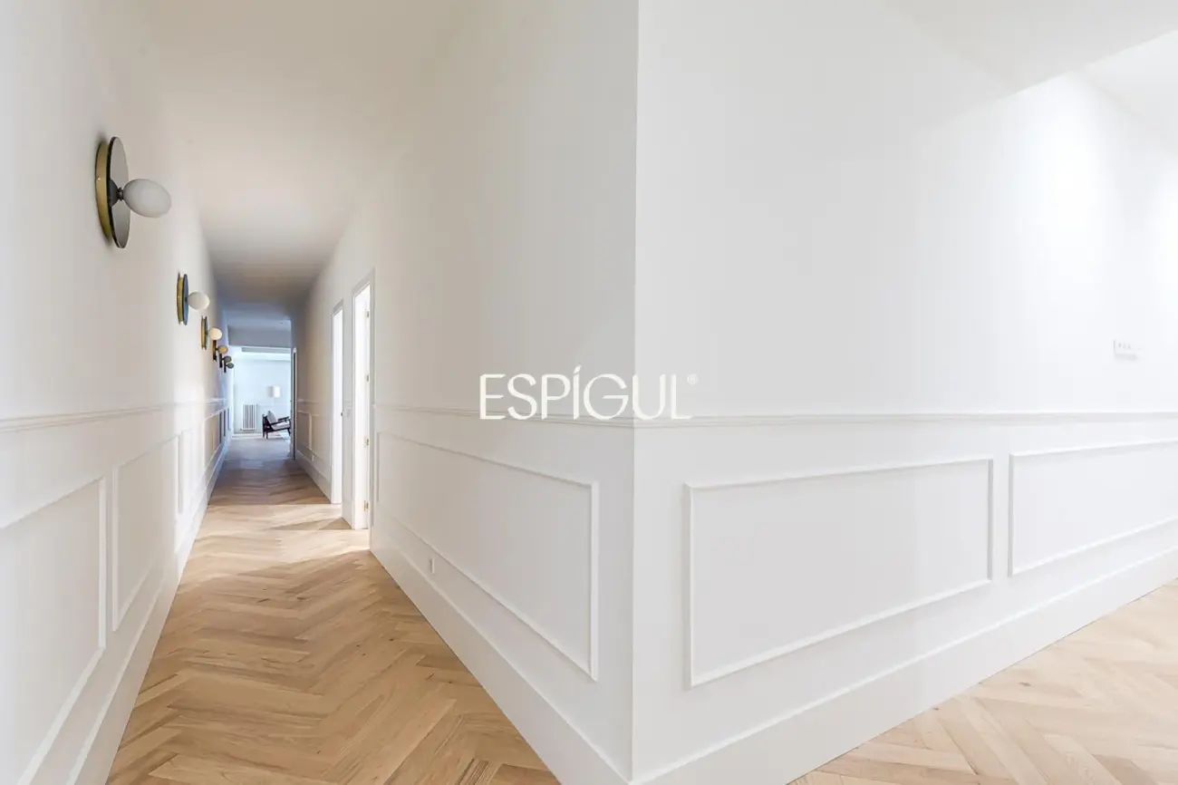 Piso en venta amueblado con portería en Maldonado, Castellana