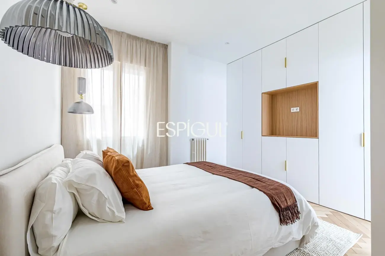 Piso en venta amueblado con portería en Maldonado, Castellana