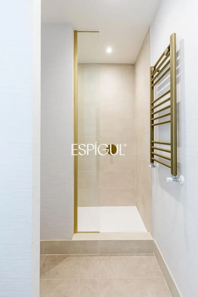 Piso en venta en Santa Cruz de Marcenado, Malasaña