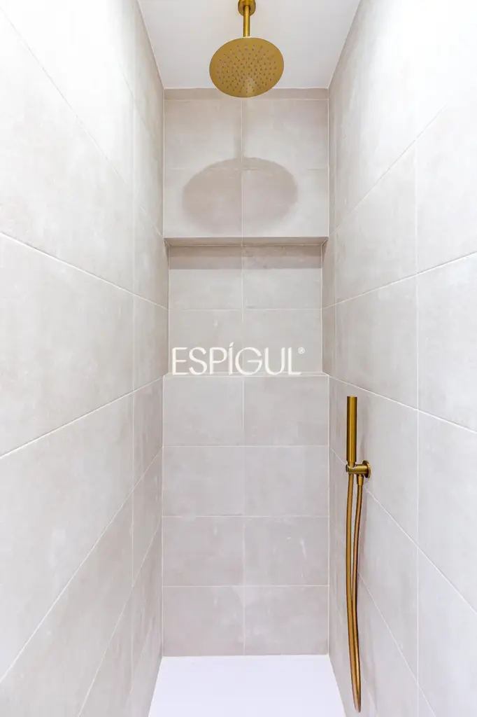 Piso en venta en Santa Cruz de Marcenado, Malasaña