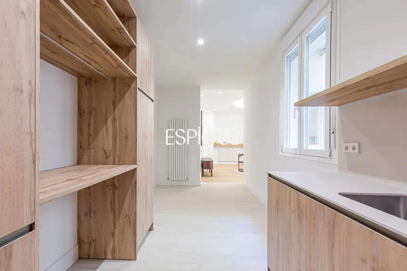 Piso en venta en Santa Cruz de Marcenado, Malasaña