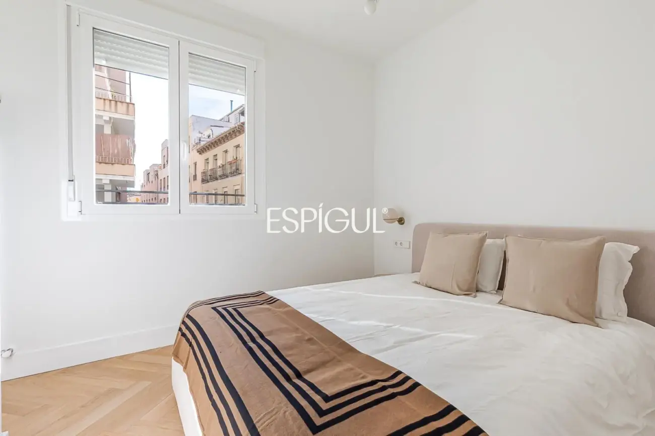 Piso en venta en Santa Cruz de Marcenado, Malasaña