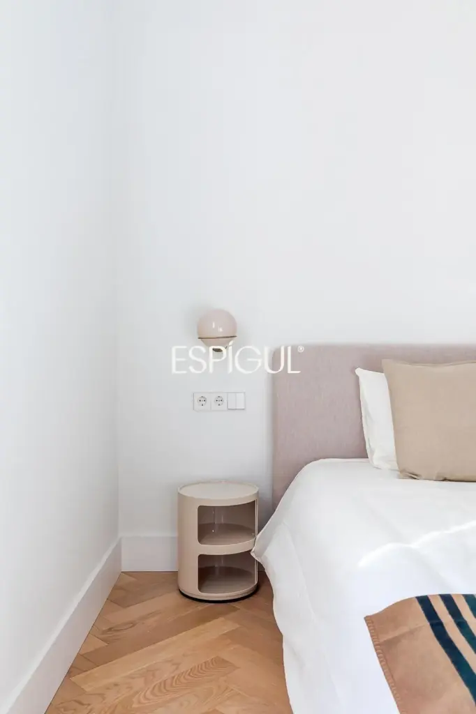 Piso en venta en Santa Cruz de Marcenado, Malasaña