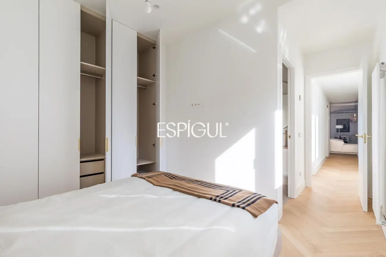 Piso en venta en Santa Cruz de Marcenado, Malasaña