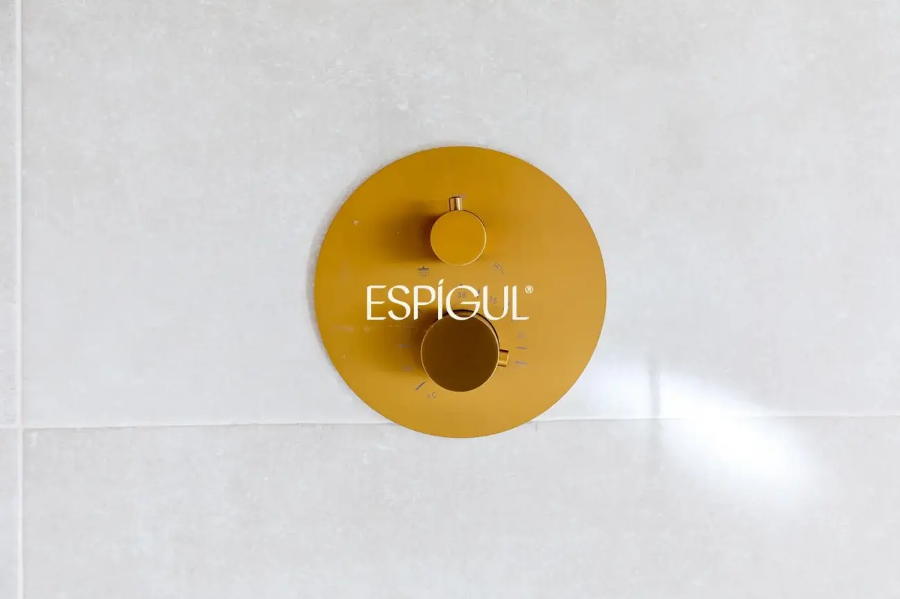 Piso en venta en Santa Cruz de Marcenado, Malasaña