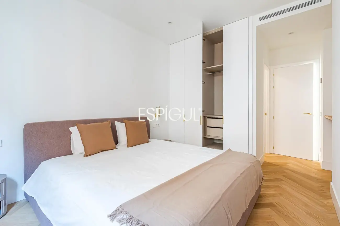 Piso en venta en Santa Cruz de Marcenado, Malasaña