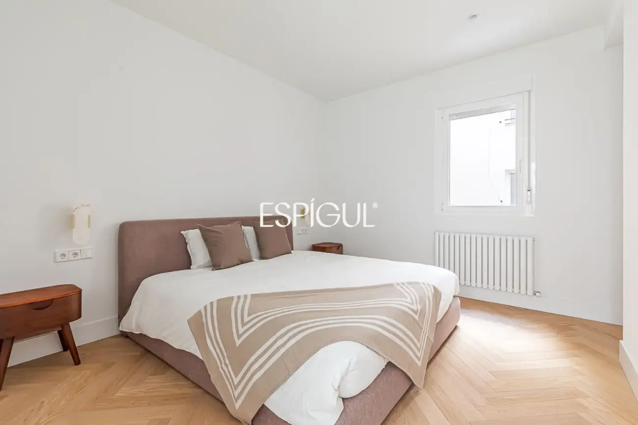 Piso en venta en Santa Cruz de Marcenado, Malasaña