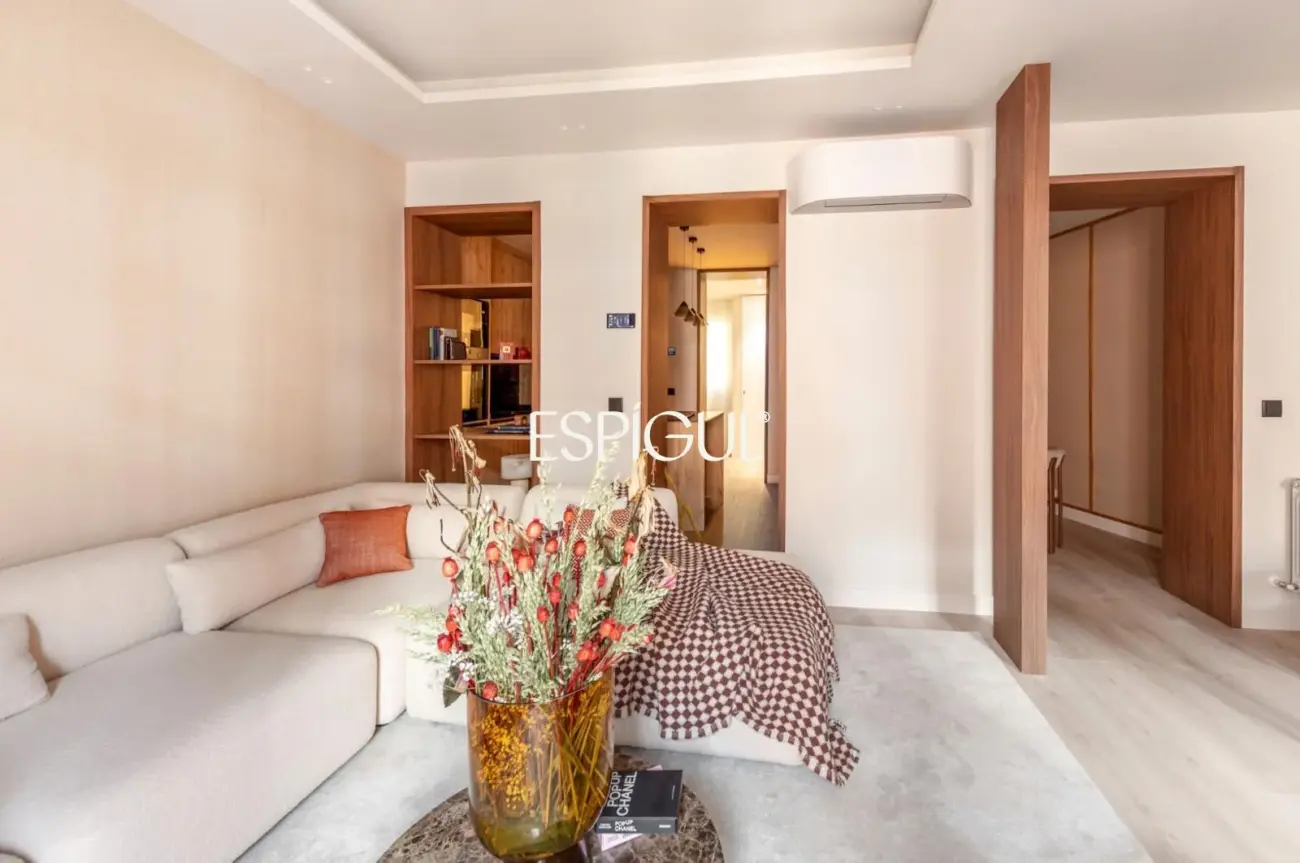 Piso en venta exterior reformado con balcón en Don Ramón de la Cruz, Lista