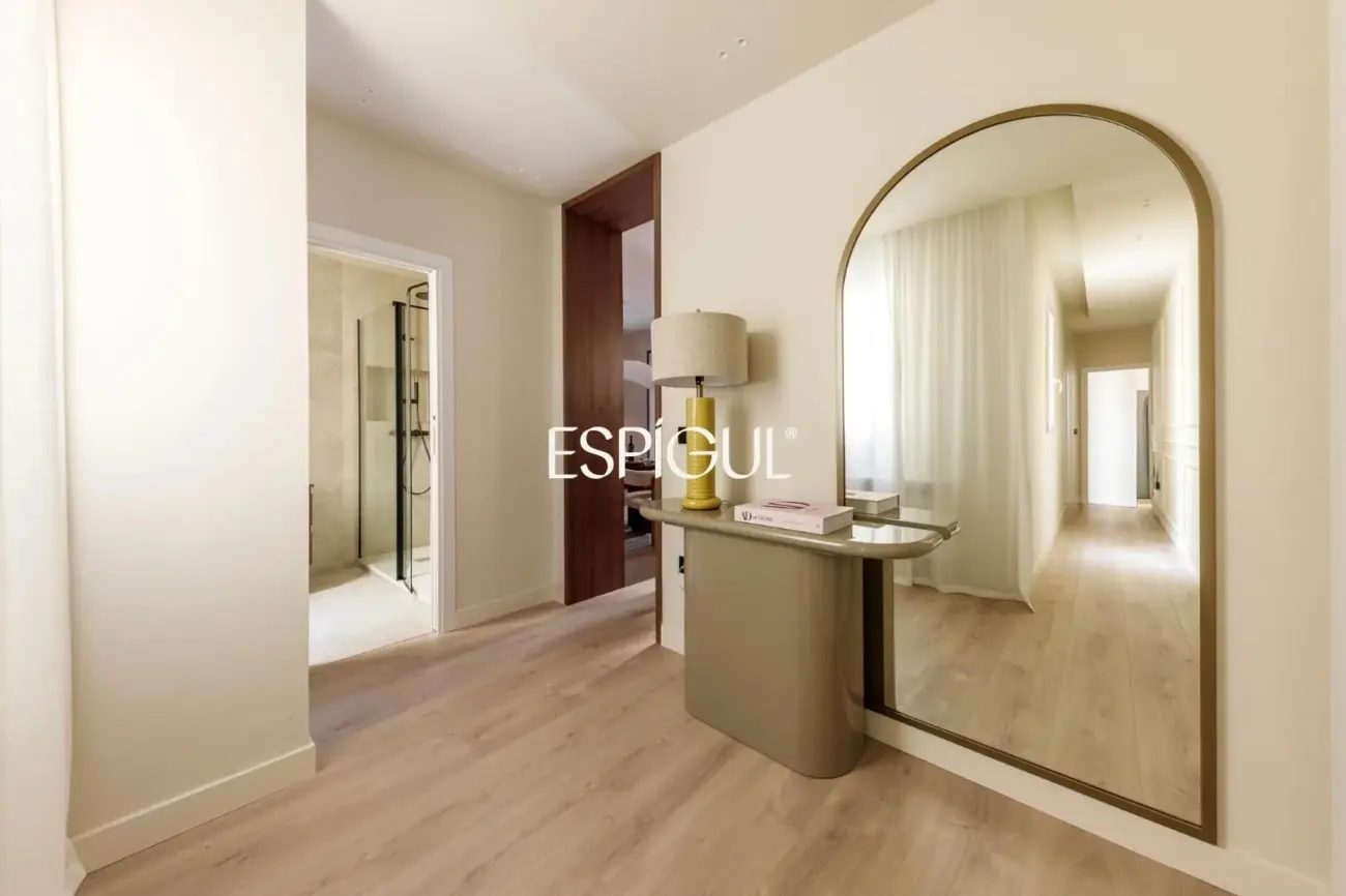 Piso en venta exterior reformado con balcón en Don Ramón de la Cruz, Lista