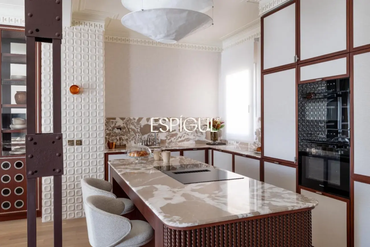 Piso en venta exterior totalmente reformado con portería en Núñez de Balboa, Castellana