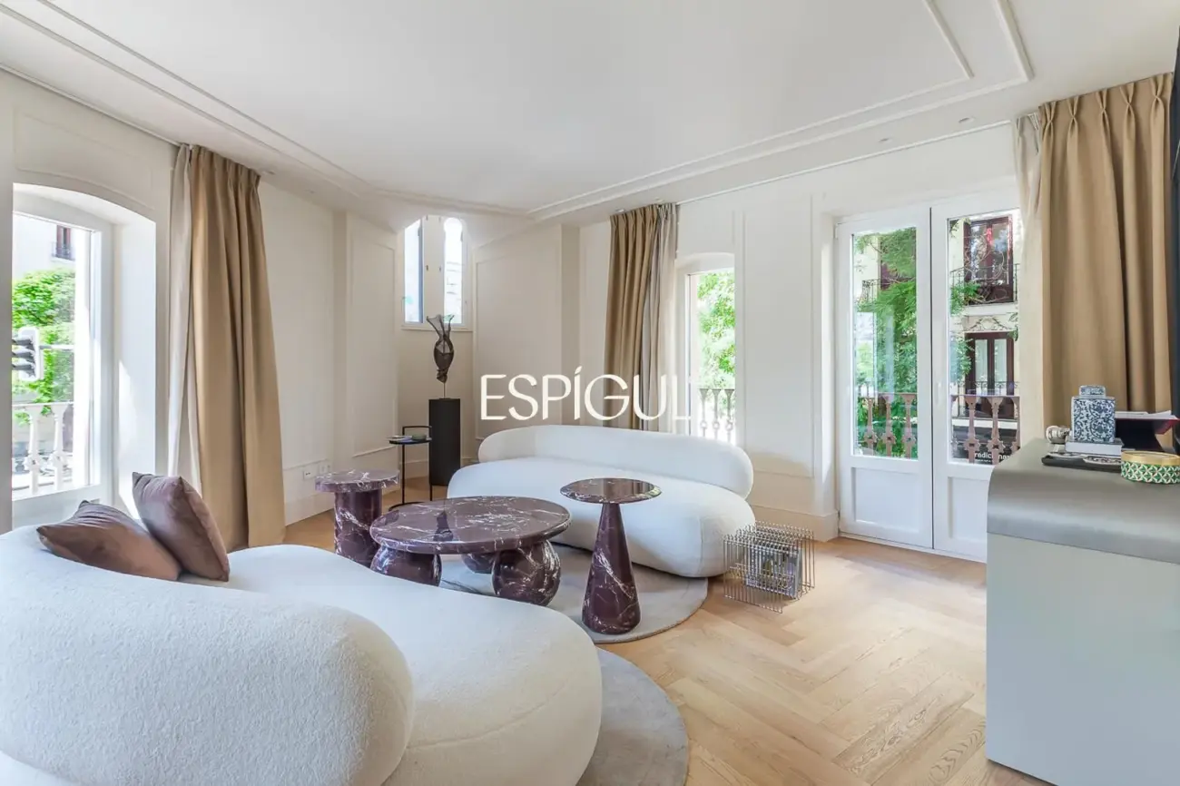 Piso en venta exterior totalmente reformado en Alcalá, Goya