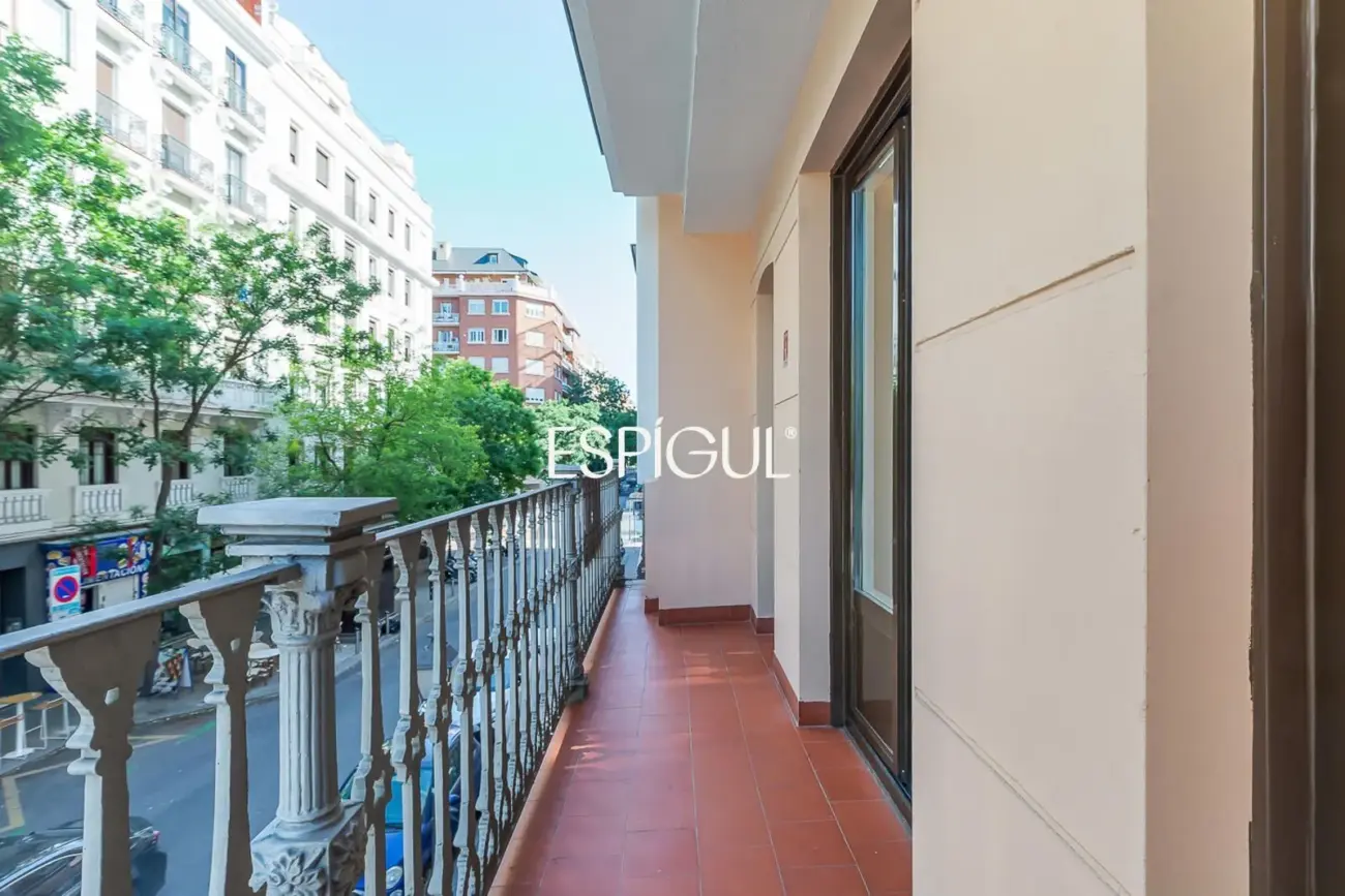 Piso en venta exterior totalmente reformado en Alcalá, Goya