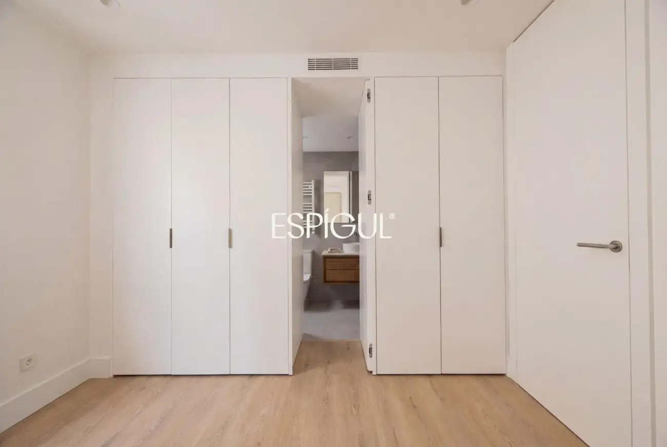 Piso en venta exterior totalmente reformado en la calle Castelló, Castellana
