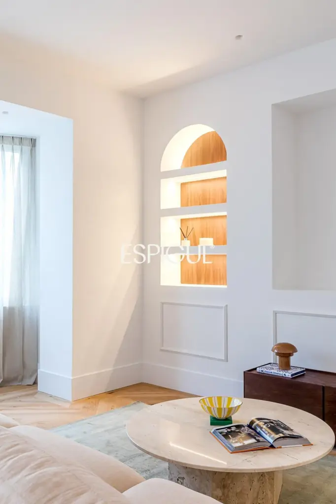 Piso en venta reformado con terraza, garaje y trastero en María de Molina, Lista
