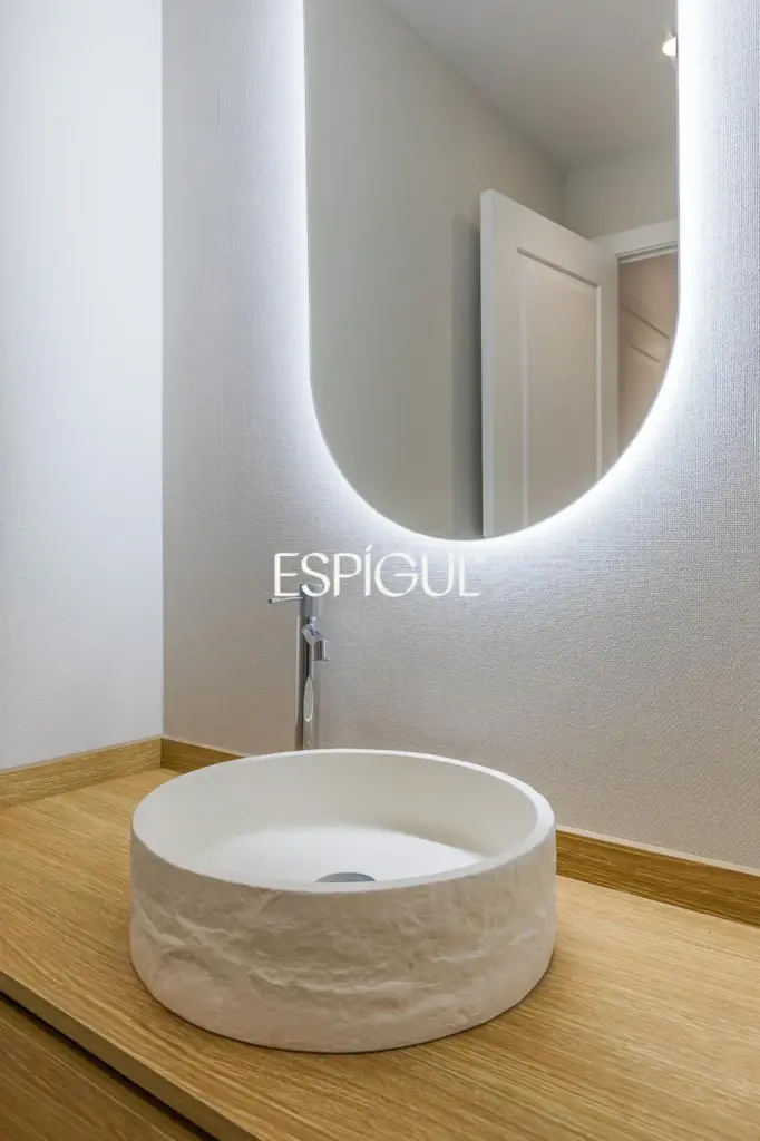 Piso en venta reformado con terraza y garaje en General Martínez Campos, Almagro