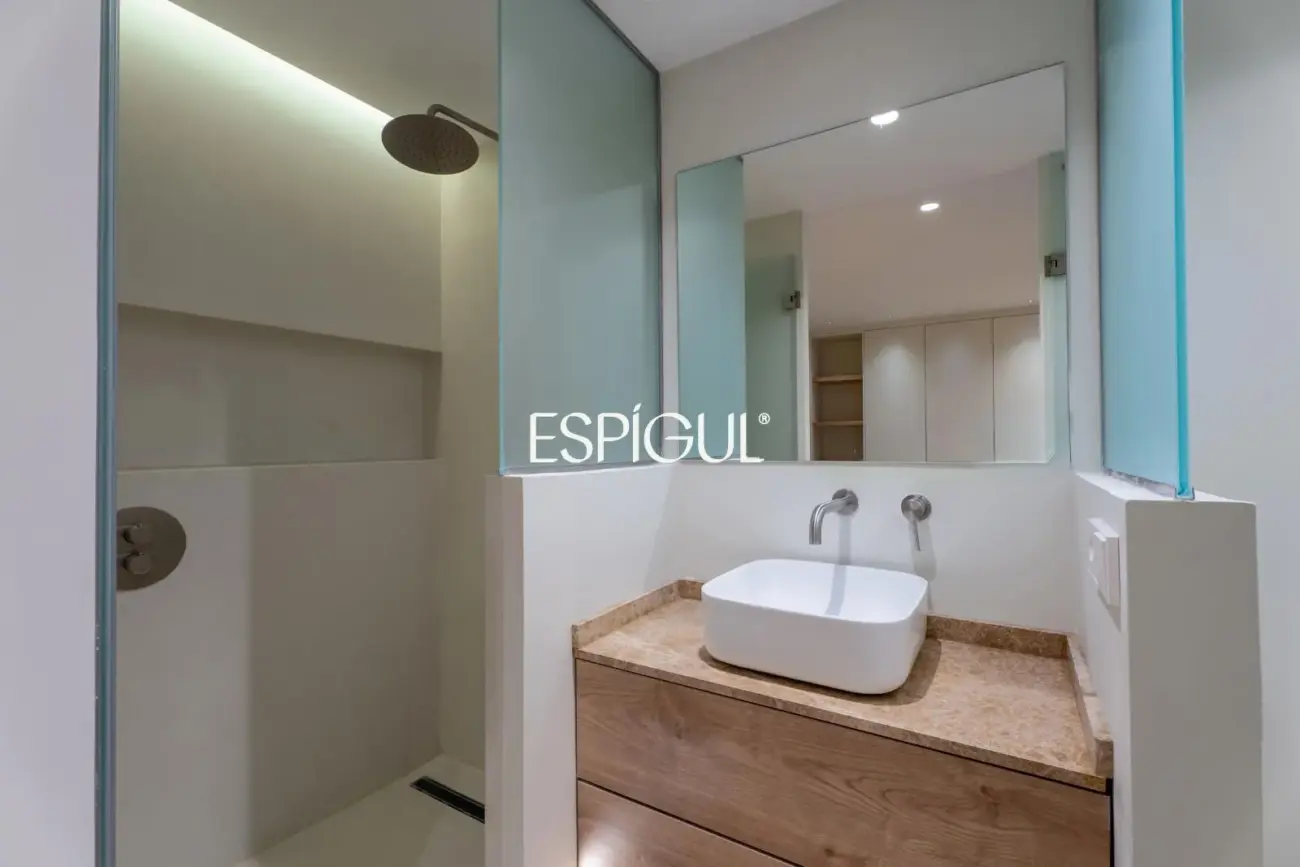 Piso en venta totalmente reformado con garaje y trastero en Castelló, Castellana