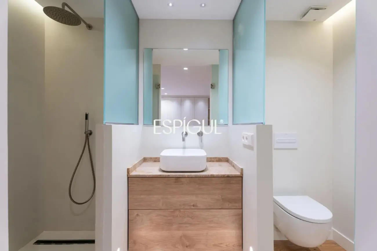 Piso en venta totalmente reformado con garaje y trastero en Castelló, Castellana
