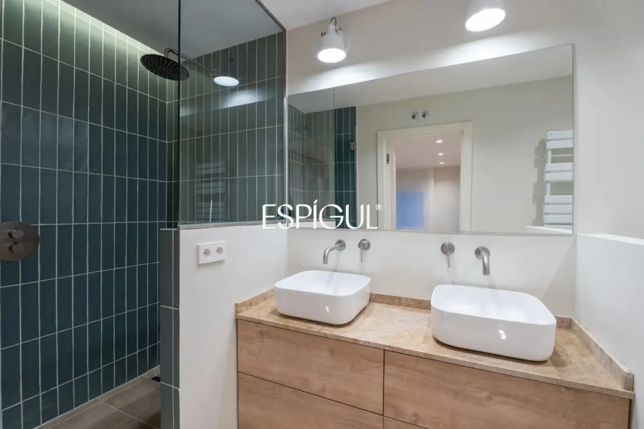 Piso en venta totalmente reformado con garaje y trastero en Castelló, Castellana