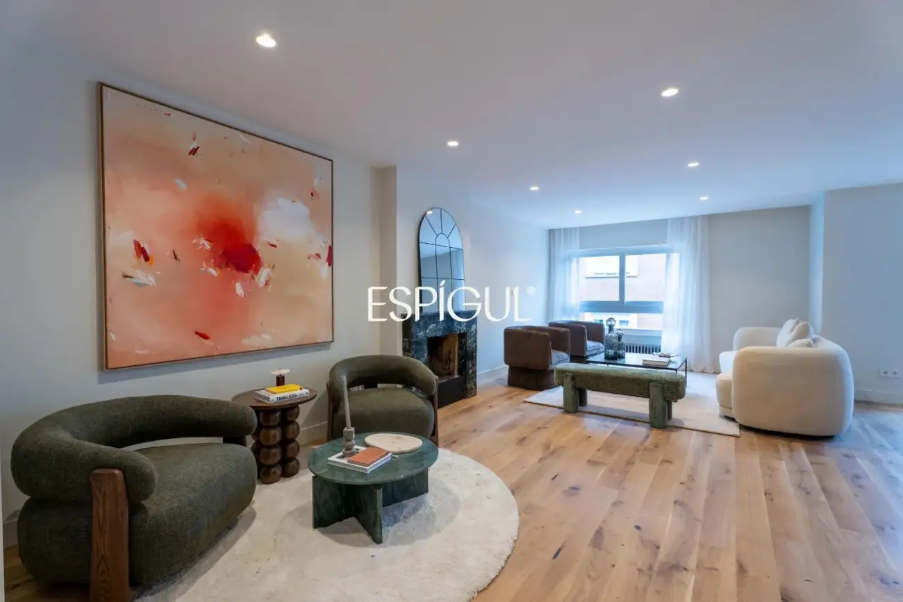 Piso en venta totalmente reformado con garaje y trastero en Castelló, Castellana
