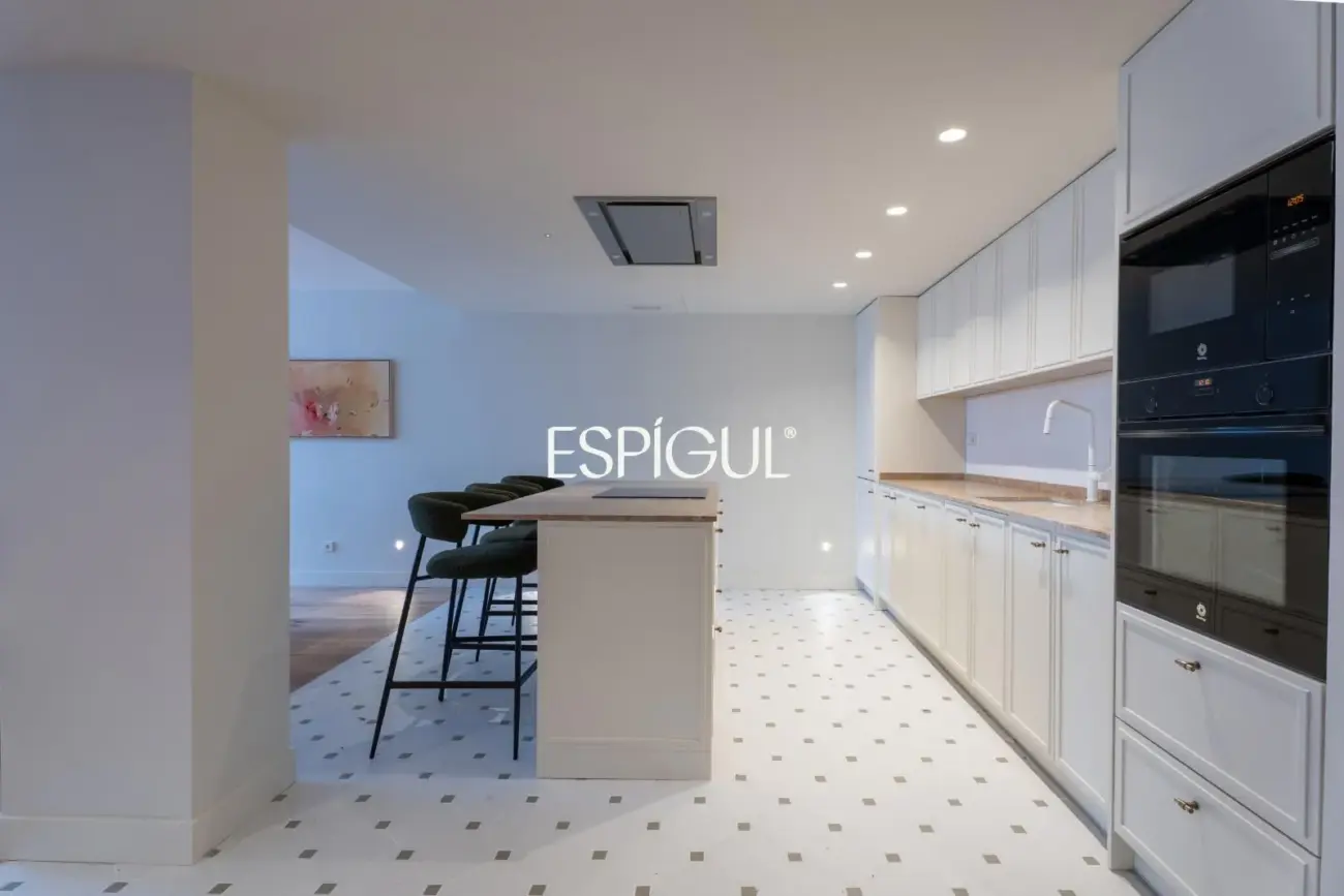 Piso en venta totalmente reformado con garaje y trastero en Castelló, Castellana