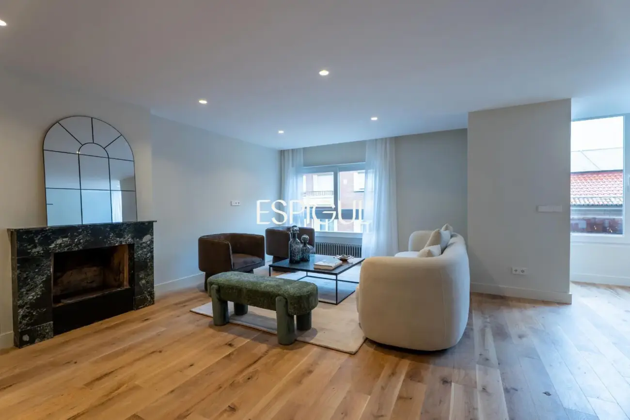 Piso en venta totalmente reformado con garaje y trastero en Castelló, Castellana