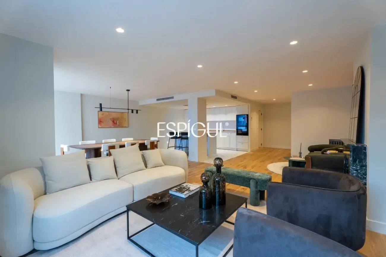Piso en venta totalmente reformado con garaje y trastero en Castelló, Castellana