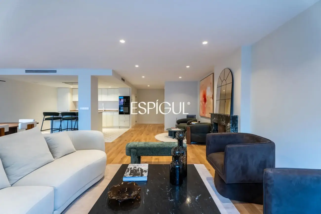 Piso en venta totalmente reformado con garaje y trastero en Castelló, Castellana