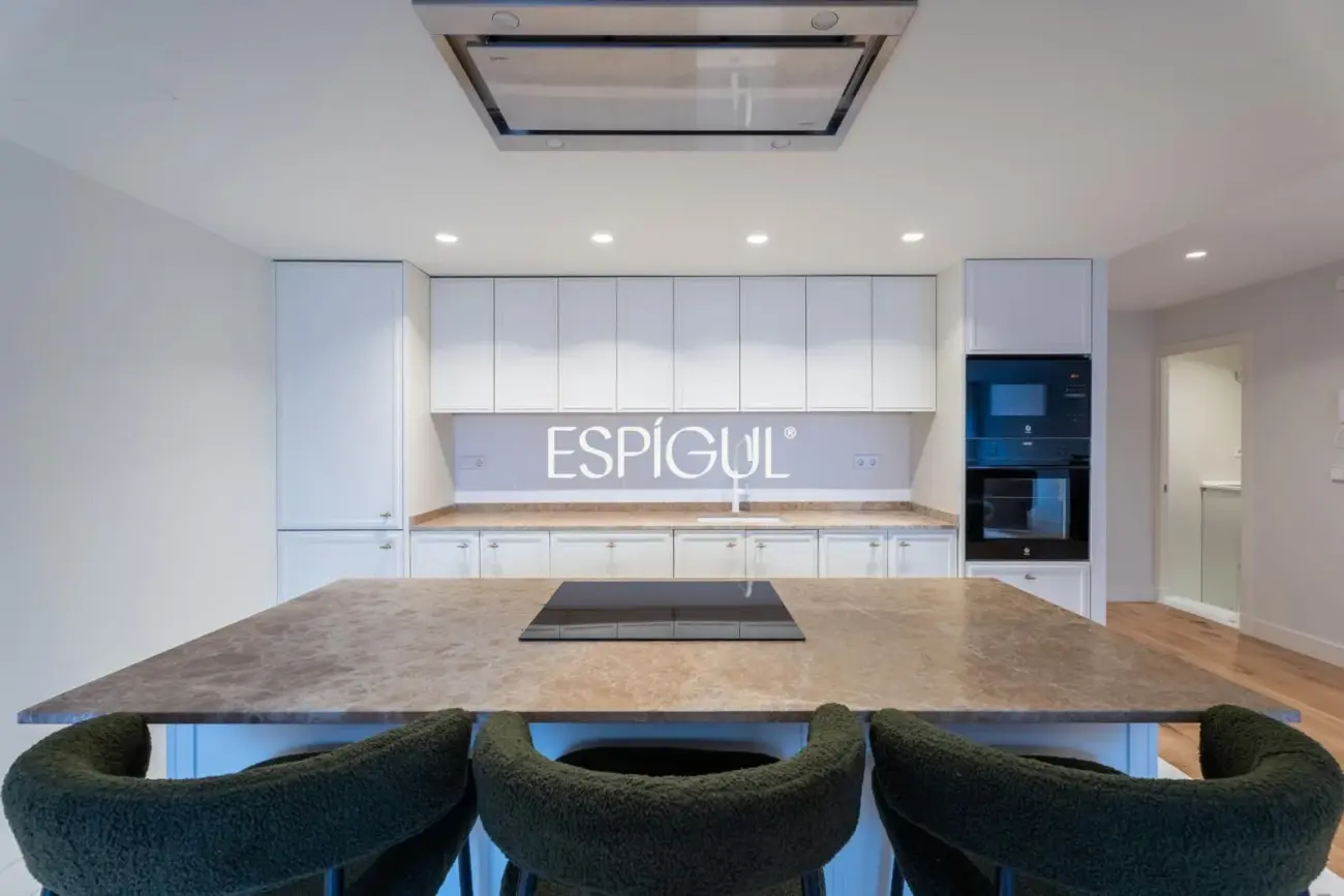Piso en venta totalmente reformado con garaje y trastero en Castelló, Castellana