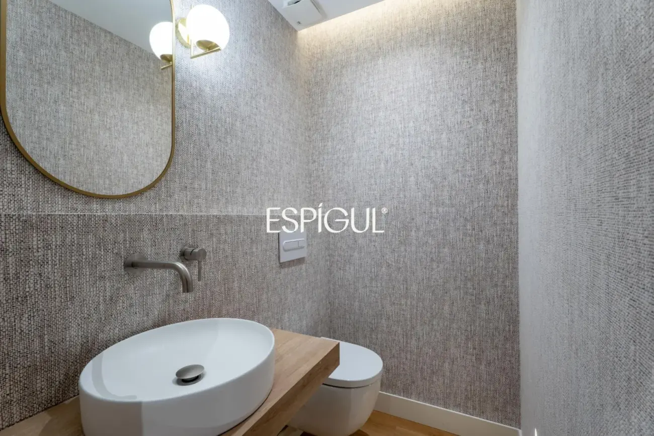 Piso en venta totalmente reformado con garaje y trastero en Castelló, Castellana