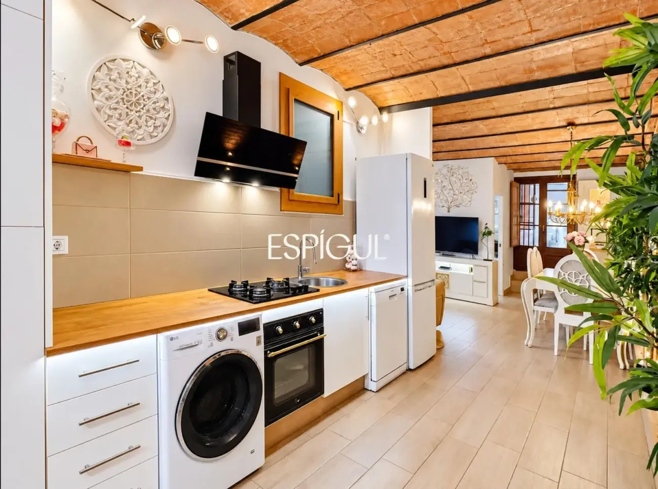 Erdgeschosswohnung mit privater Terrasse in Poble-sec