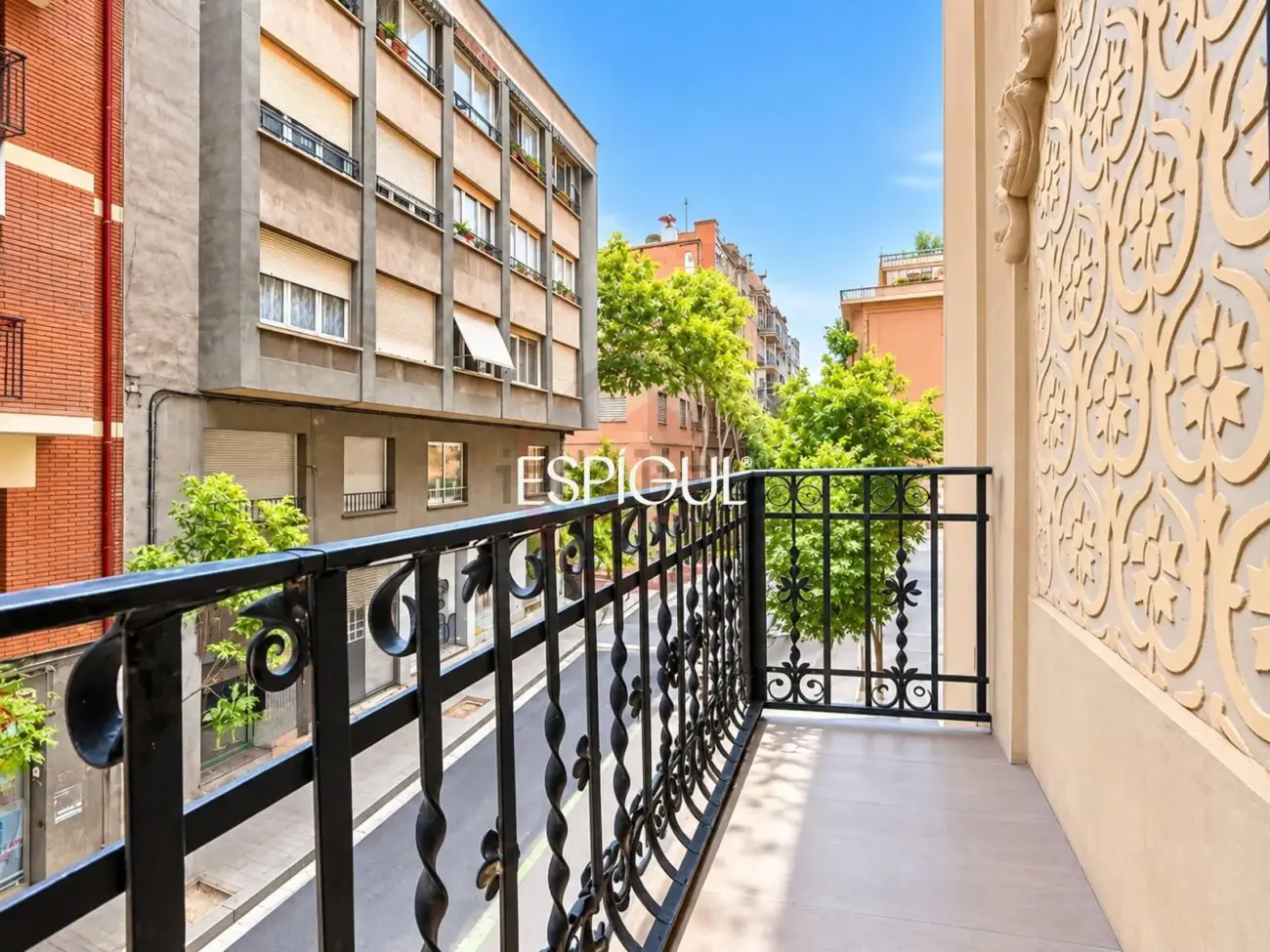 Habitatge amb terrassa i potencial a Poble-sec